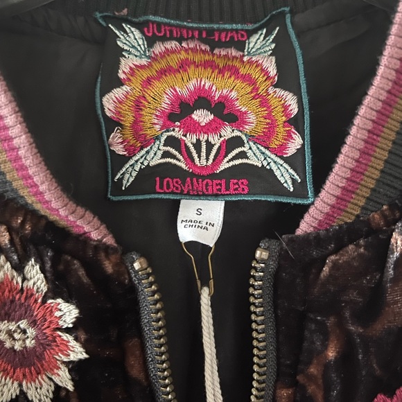 NWT! JOHNNY WAS - Junia Velvet Quilted Bomber Embroidered Leopard Jacket Size S - Picture 4 of 13